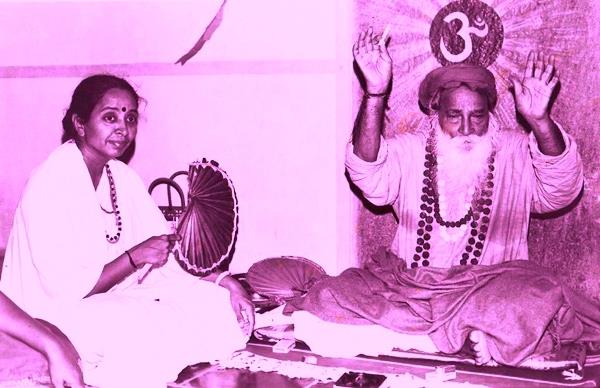 “…Devaki Ma would make a garland of flowers, Yogiji would enjoy wearing it…”
