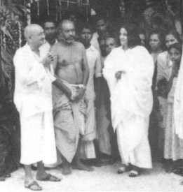 Papa Ramdas and Ma Anandamayee Ma