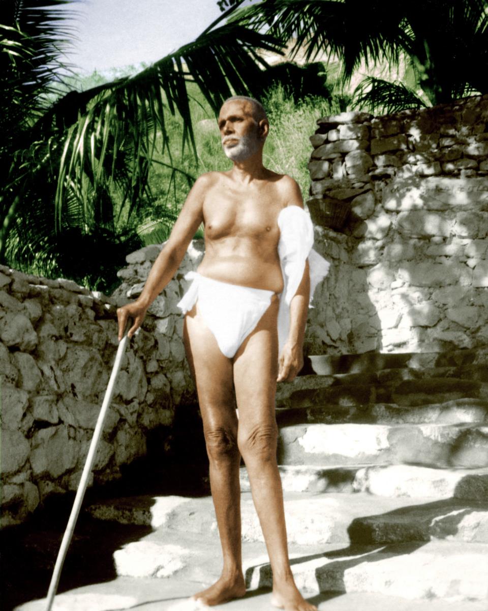 Sri Bhagavan standing at the entrance to Skandasramam