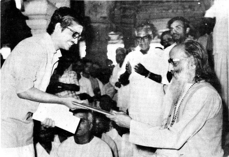 Sri Bhagavan’s Birth Centenary celebrations at Tiruvanaikovil : “Sri Ramana is an experience” - Swami Chinmayananda. V.Ganesan who presided over the function presented Ashram Publications to Swamiji (on Dec 20,1982 )