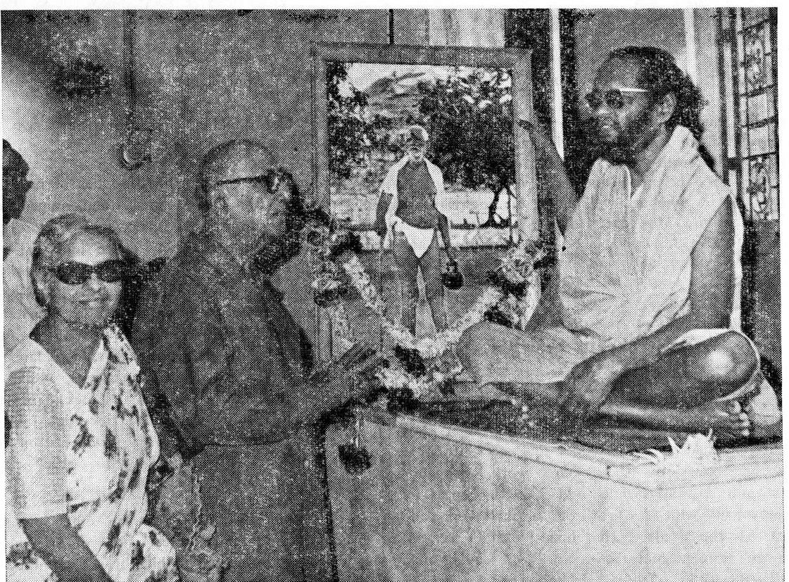 On behalf of Sri Ramanasramam, N.D.Sahukar and Smt.Mani Sahukar, presented a large coloured photo of Sri Bhagavan Ramana to Swami Muktananda Maharaj, at Sri Gurudev Ashram, Ganeshpuri