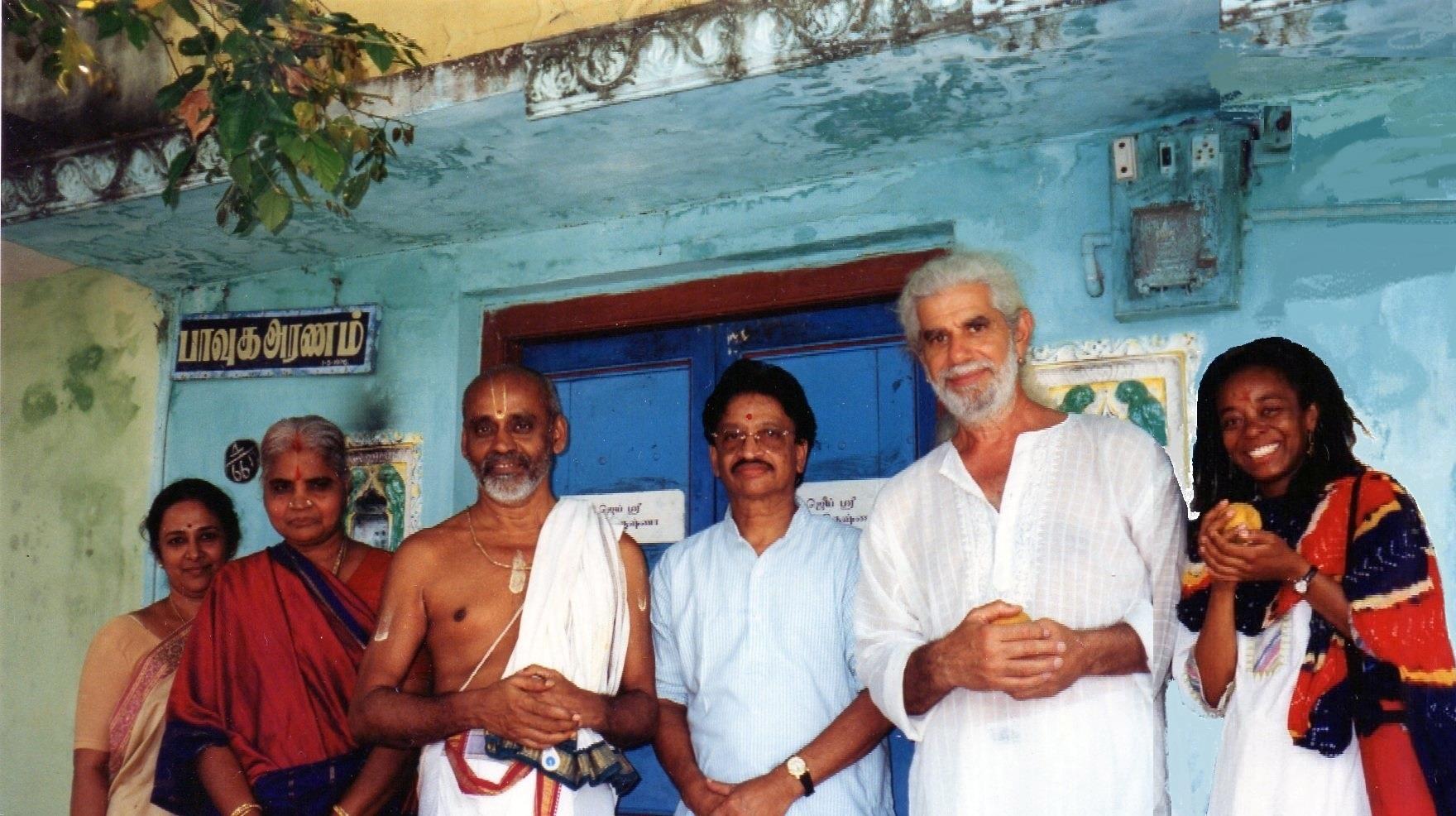 At Paranur : ( l to r) Anuradha,Manni,Sri Sri Anna,Ganesan,Somnath,Soma Devi