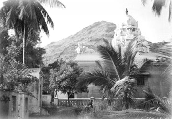 Mother’s Temple with Arunachala in the background