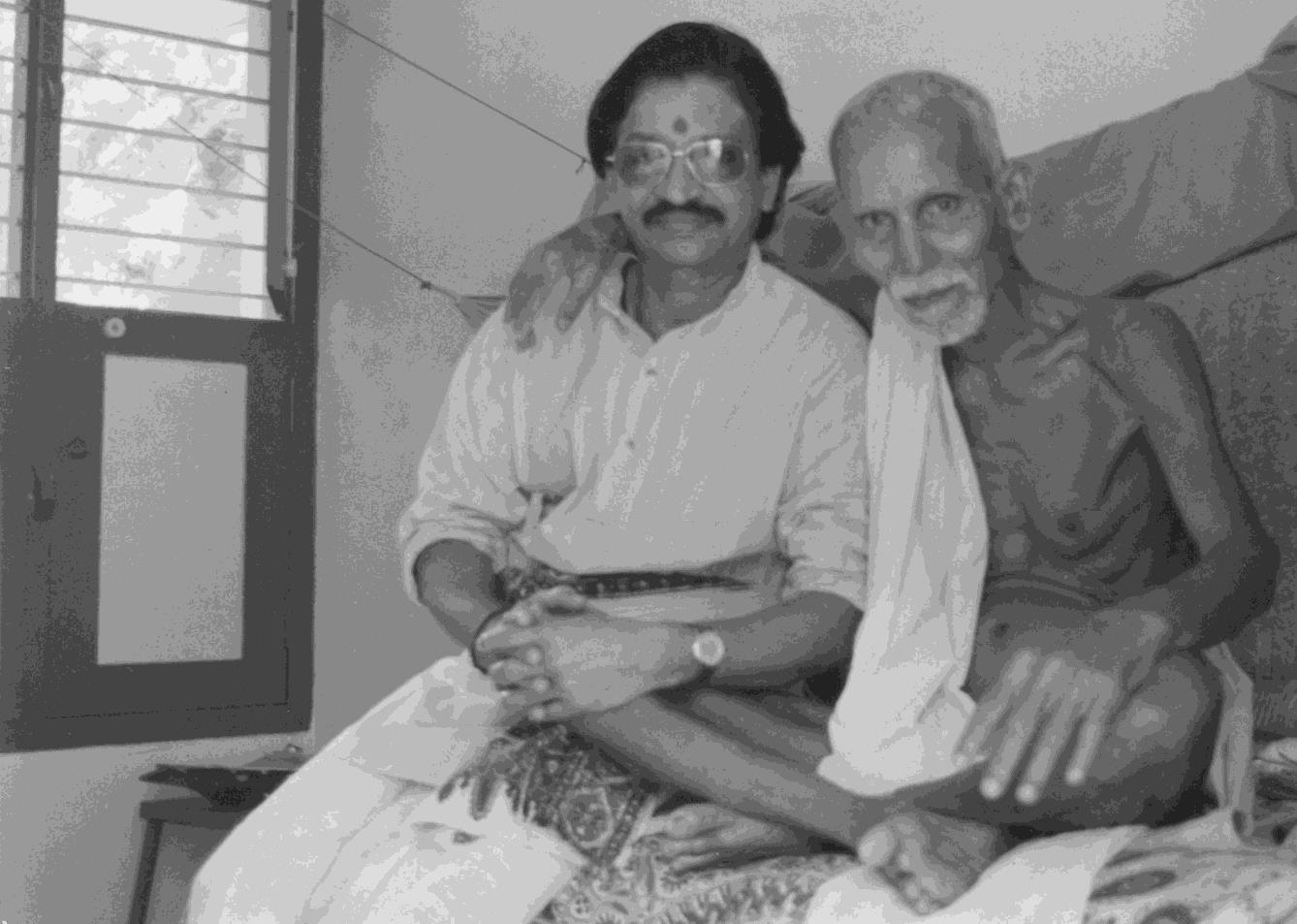 Annamalai Swami blessing Ganesan