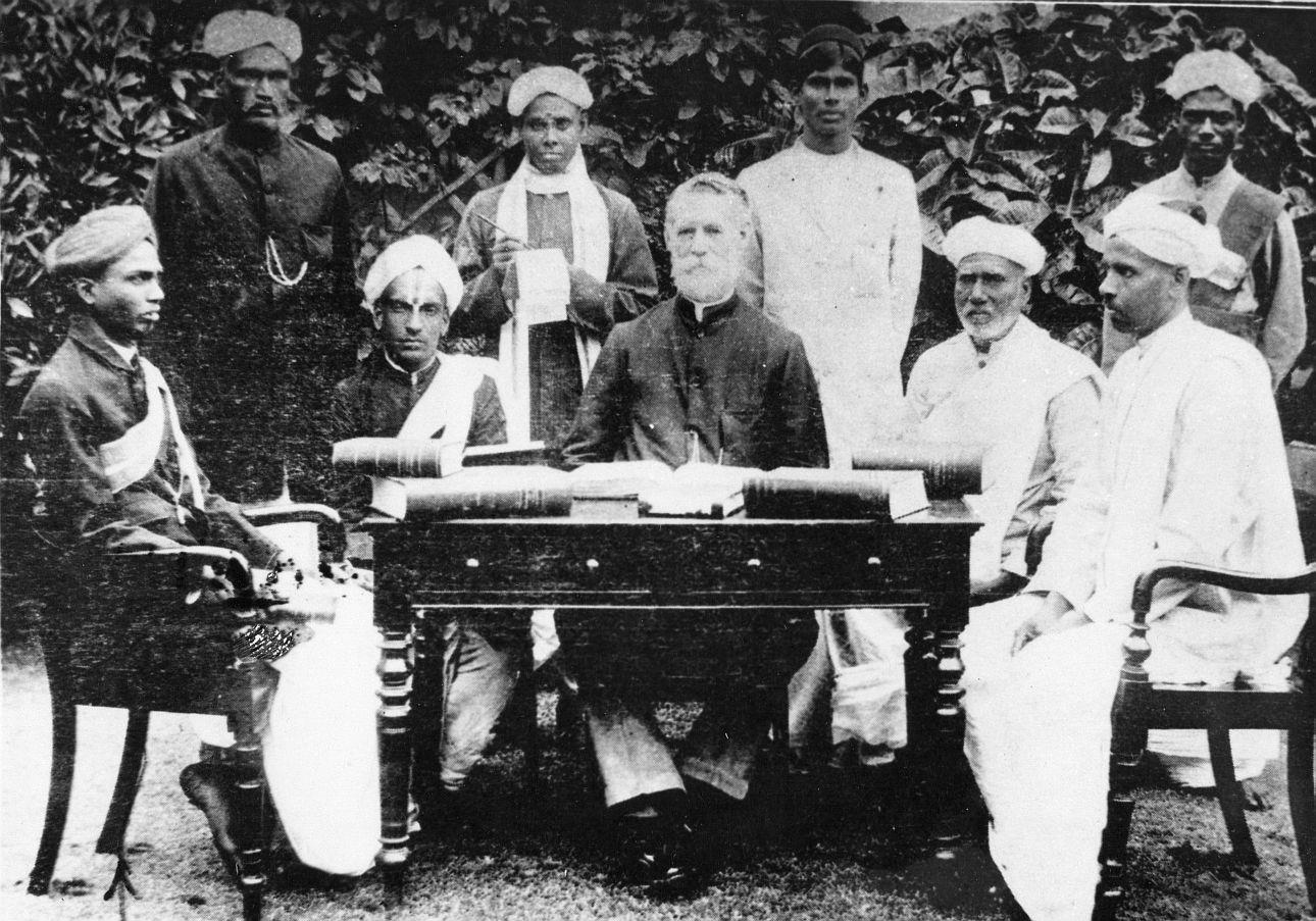 Muruganar (extreme left) along with other members of the Tamil Lexicon Committee