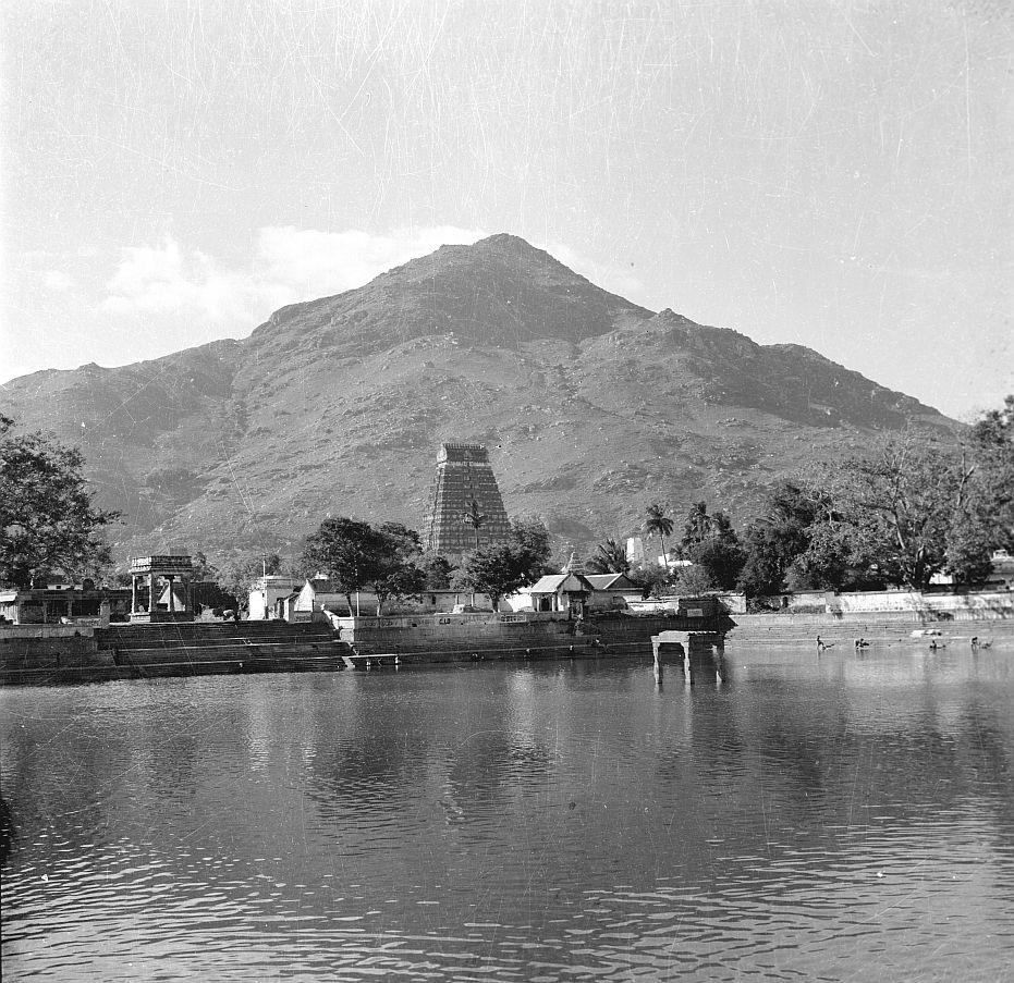 Jagadisa Sastri adored ARUNACHALESWARA : Holy Hill, Sacred Temple and Blessed Ayyankulam Tank