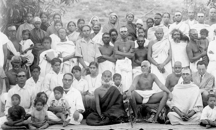 Sri Bhagavan and Prof. NRK with his family members (NRK standing extreme left holding baby daughter)