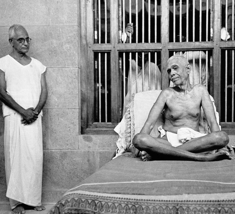 S. Doraiswamy Iyer with Sri Bhagavan inside the ‘New Hall’