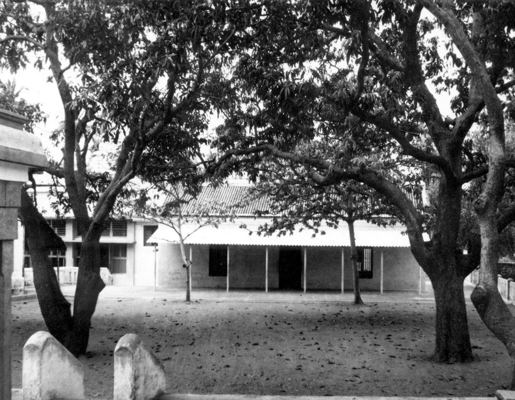 Khanna got the upadesa: “The Guru is within” at this Sacred ‘Old Hall’