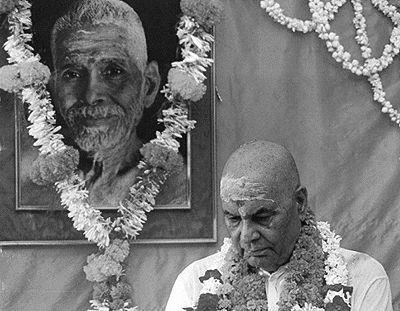 Papaji celebrating Sri Bhagavan’s Jayanthi