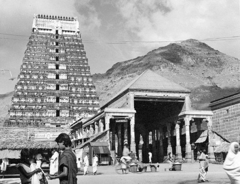Yogi Ramsuratkumar’s ‘Spiritual Haven’ ARUNACHALA : Hill and Temple