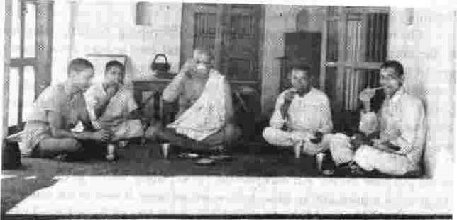 Tiffin with Swamiji.