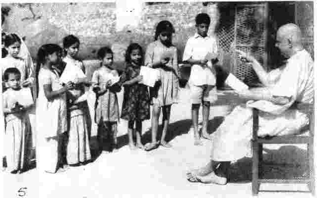 Swamiji trained the children to sing kirtans