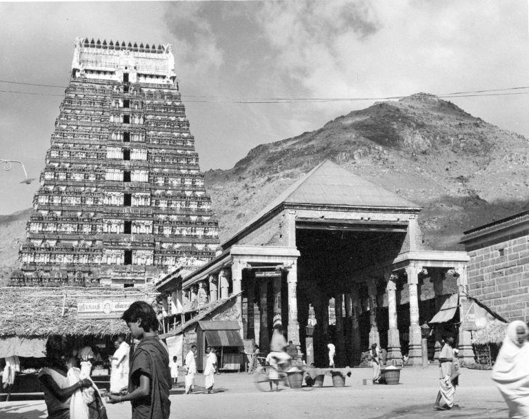 photo of Arunachala hill and temple, Yogi Ramsuratkumar's haven